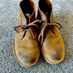 Clark’s Chukka Boots 8.5
